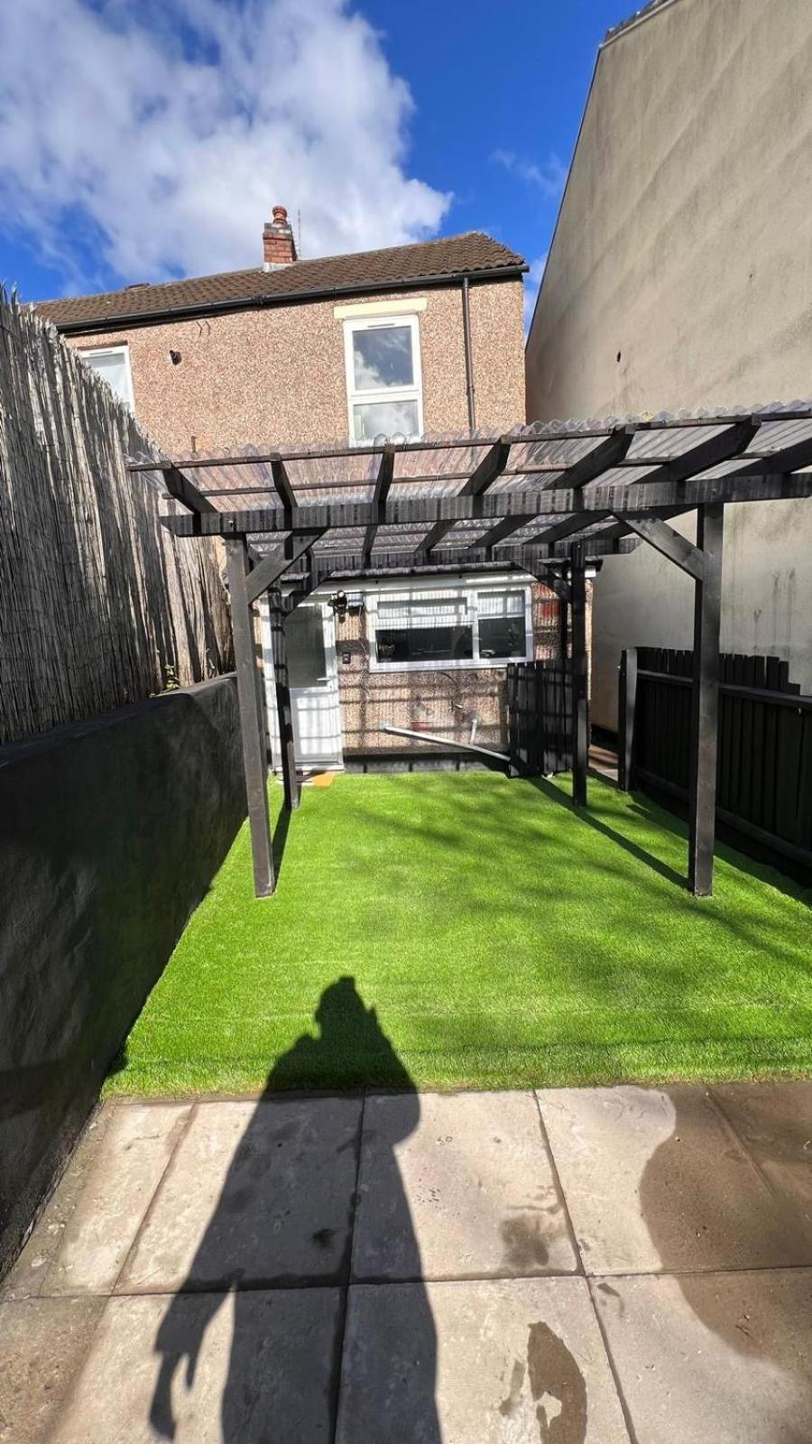 4 Bedrooms Homely House With Garden- Sleeps 9 Comfortably With 6 Comfortable Beds, Free Street Parking, Business Travellers, Contractors, & Holiday-Goers, Coventry, Near All Major Transport Links In Coventry And Motorway Экстерьер фото