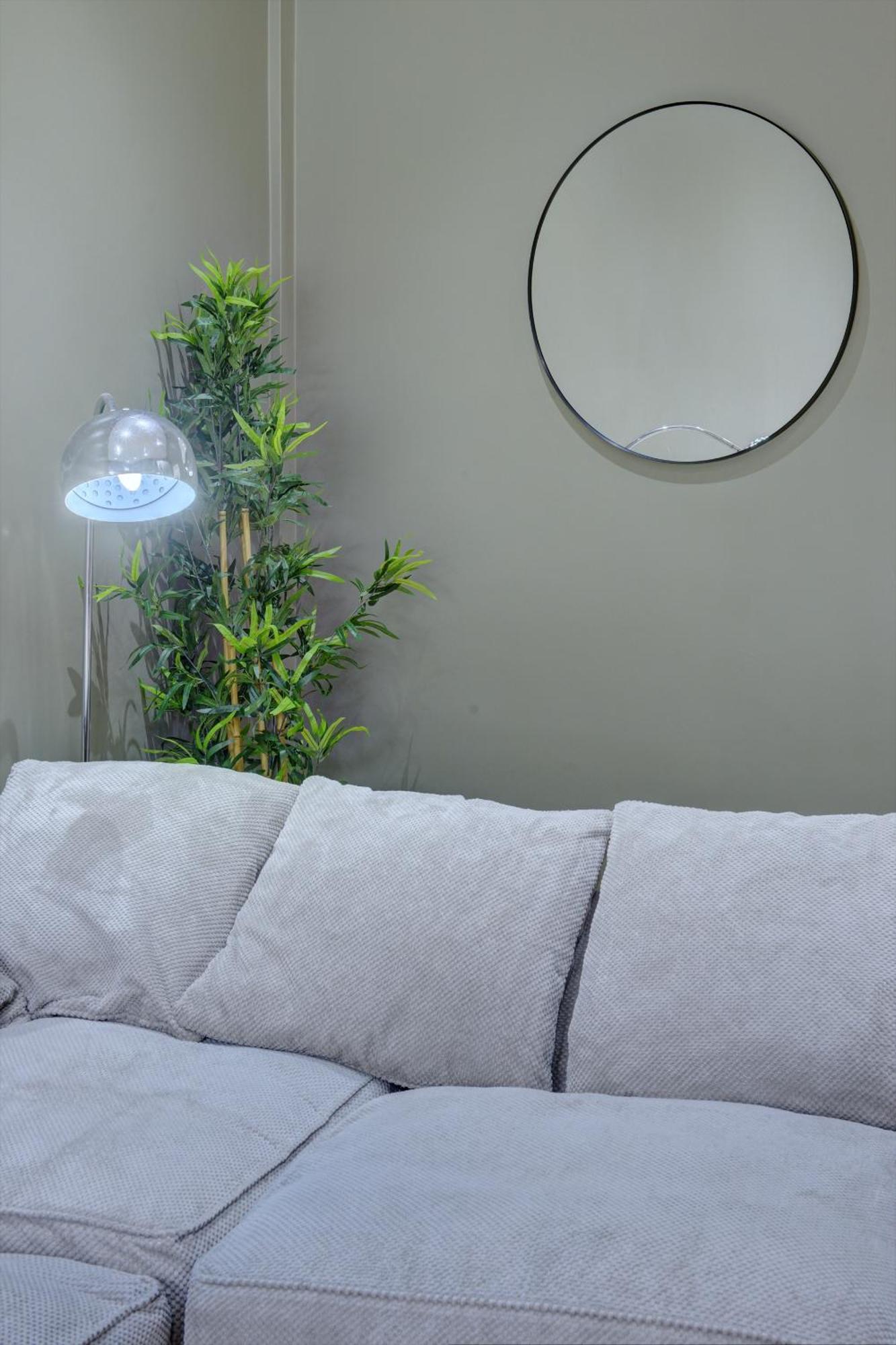 4 Bedrooms Homely House With Garden- Sleeps 9 Comfortably With 6 Comfortable Beds, Free Street Parking, Business Travellers, Contractors, & Holiday-Goers, Coventry, Near All Major Transport Links In Coventry And Motorway Экстерьер фото