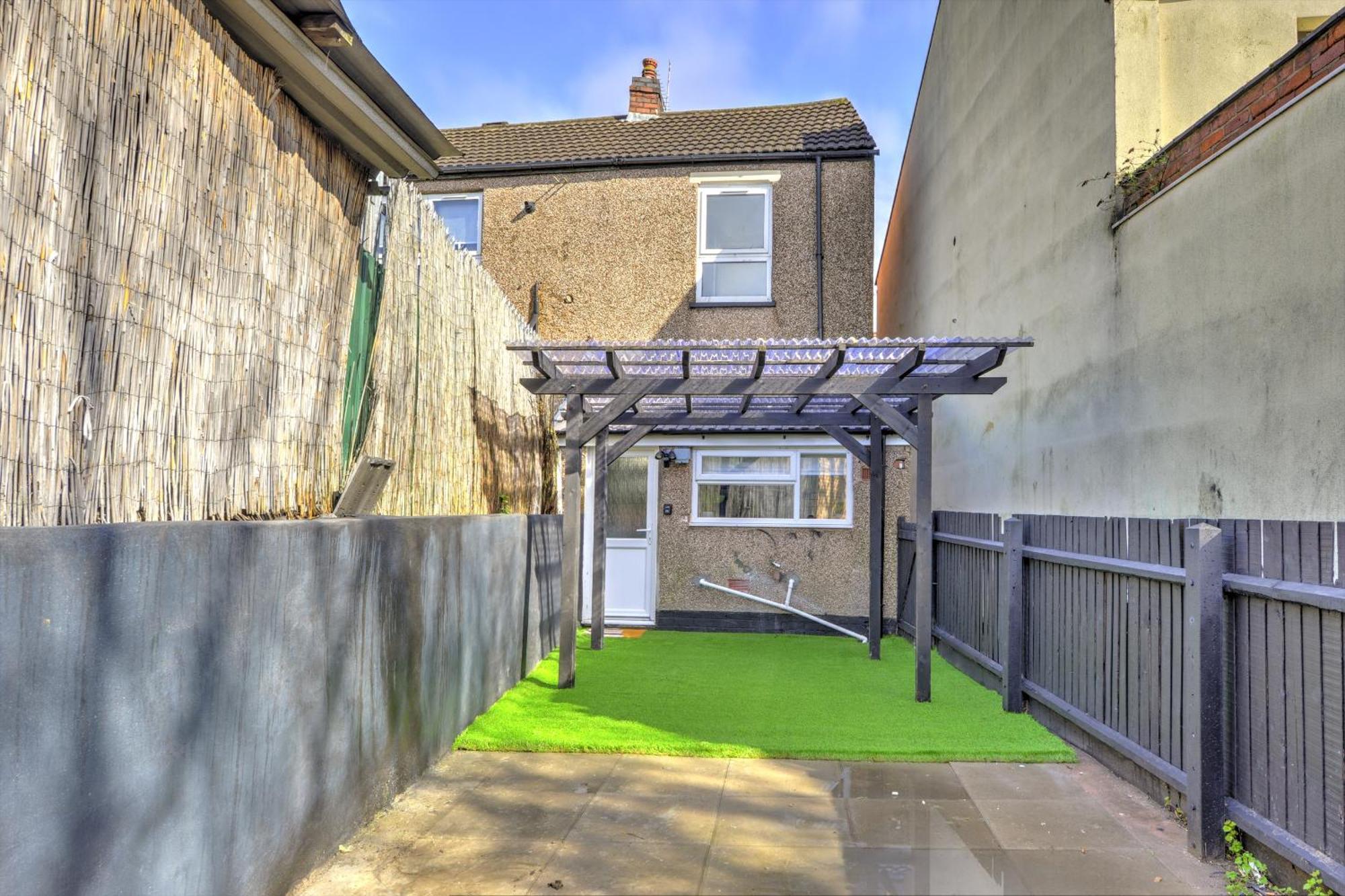 4 Bedrooms Homely House With Garden- Sleeps 9 Comfortably With 6 Comfortable Beds, Free Street Parking, Business Travellers, Contractors, & Holiday-Goers, Coventry, Near All Major Transport Links In Coventry And Motorway Экстерьер фото